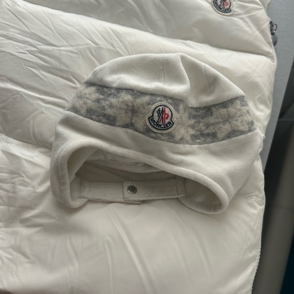 Moncler White and Gray Hat - Picture 9 of 9